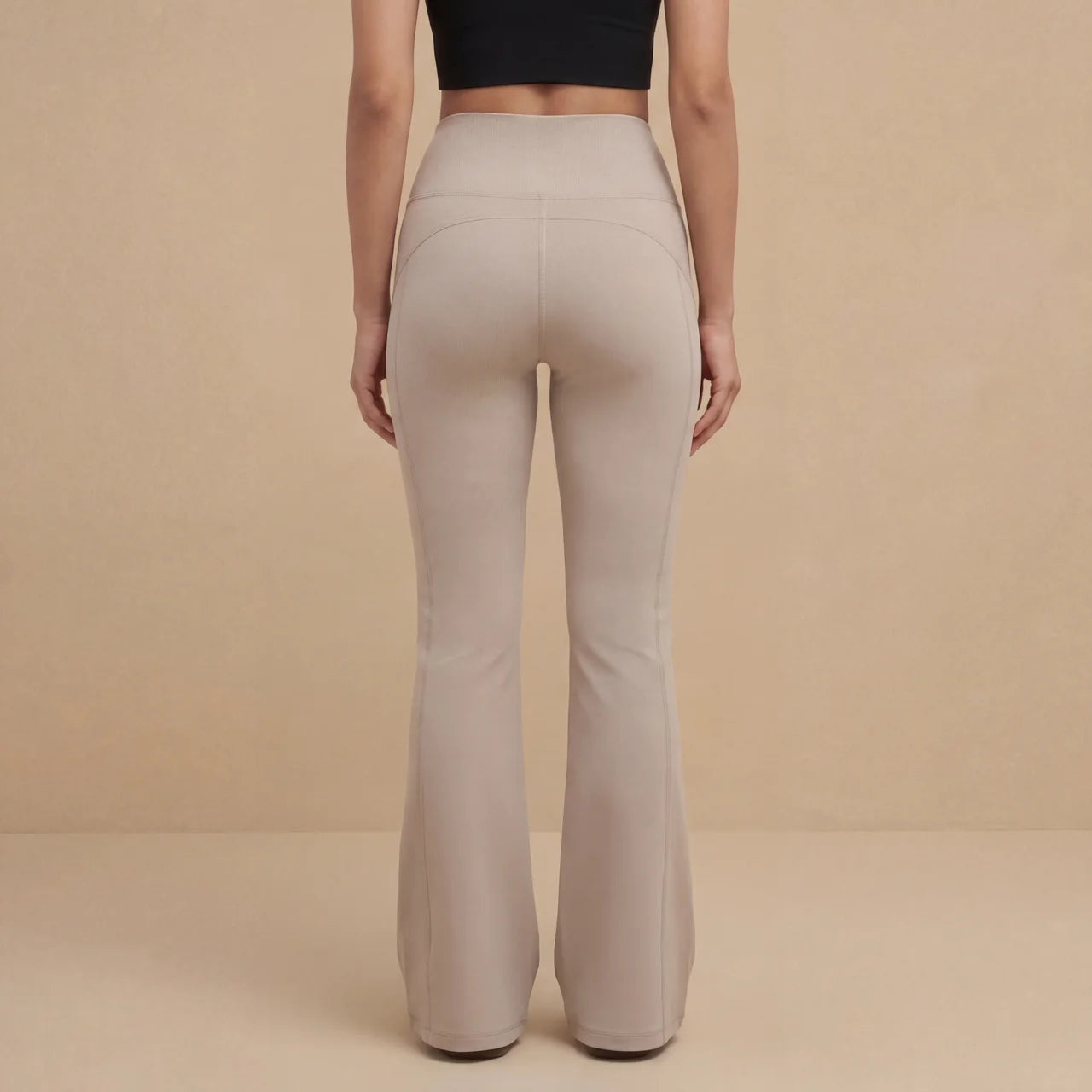 Essential Flare Pants Lite – Soft Stretch, Modern Fit