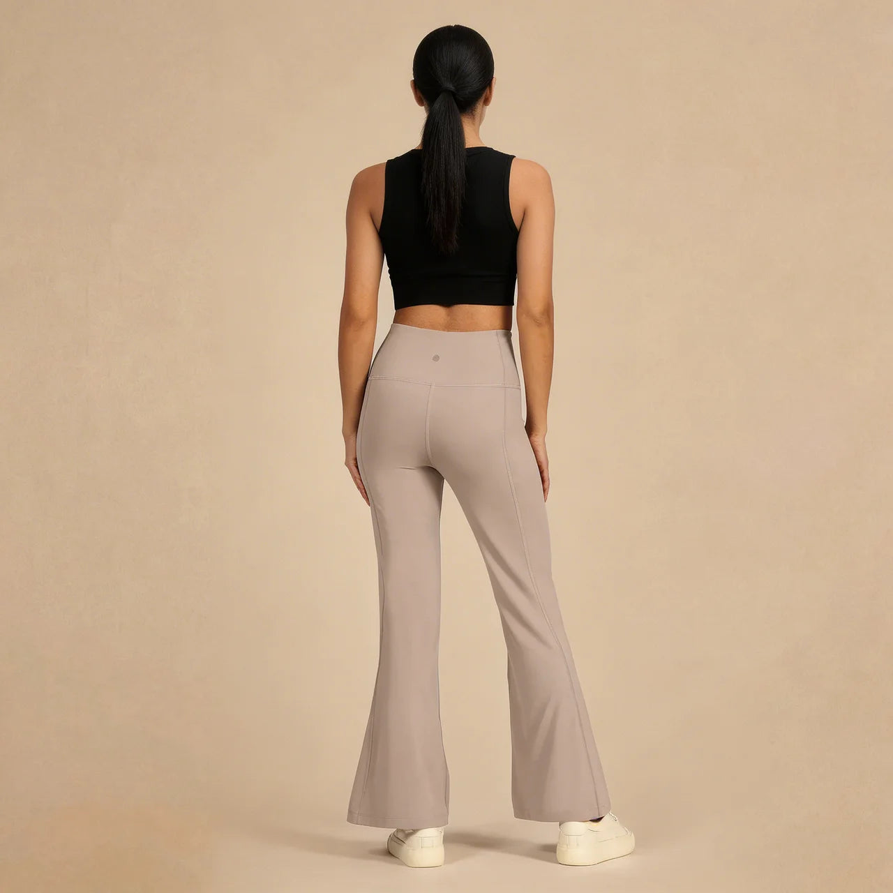 Essential Flare Pants Lite – Soft Stretch, Modern Fit