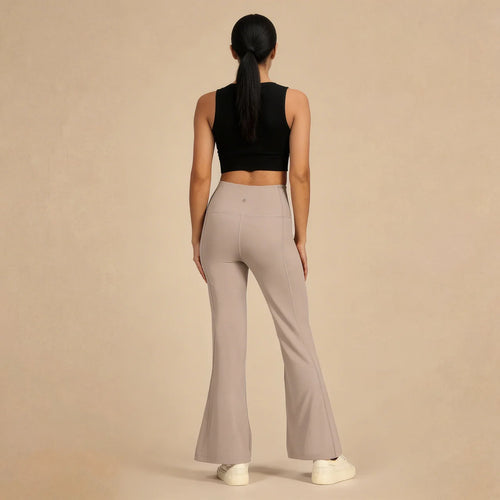 Essential Flare Pants Lite – Soft Stretch, Modern Fit